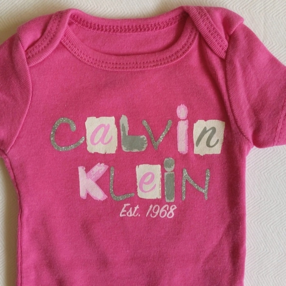 calvin klein 2-pack graphic bodysuit diaper shirt bundle 0-3 months baby girl - Picture 3 of 6